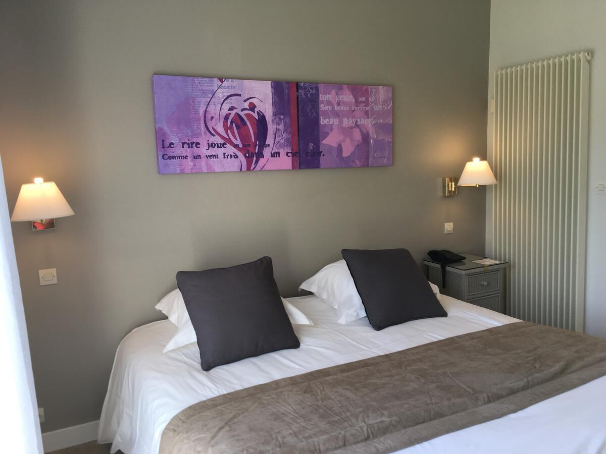 Logis Hotel Val De Vienne Le Vigeant Экстерьер фото