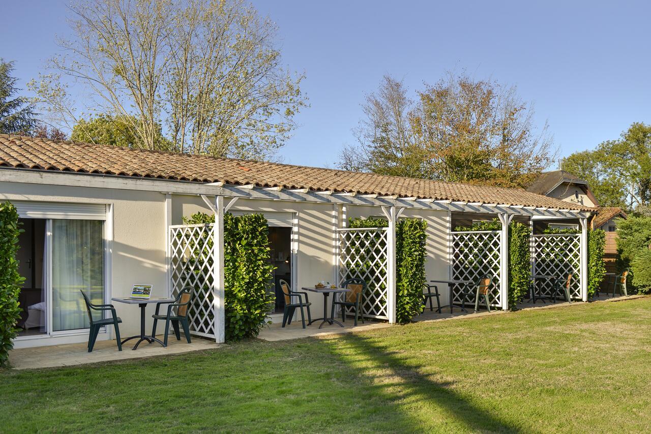 Logis Hotel Val De Vienne Le Vigeant Экстерьер фото