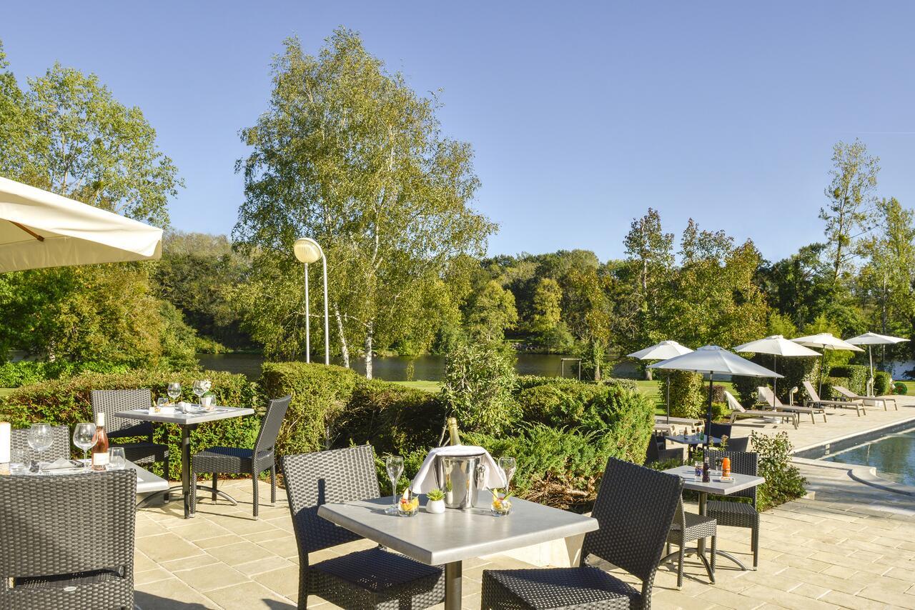 Logis Hotel Val De Vienne Le Vigeant Экстерьер фото