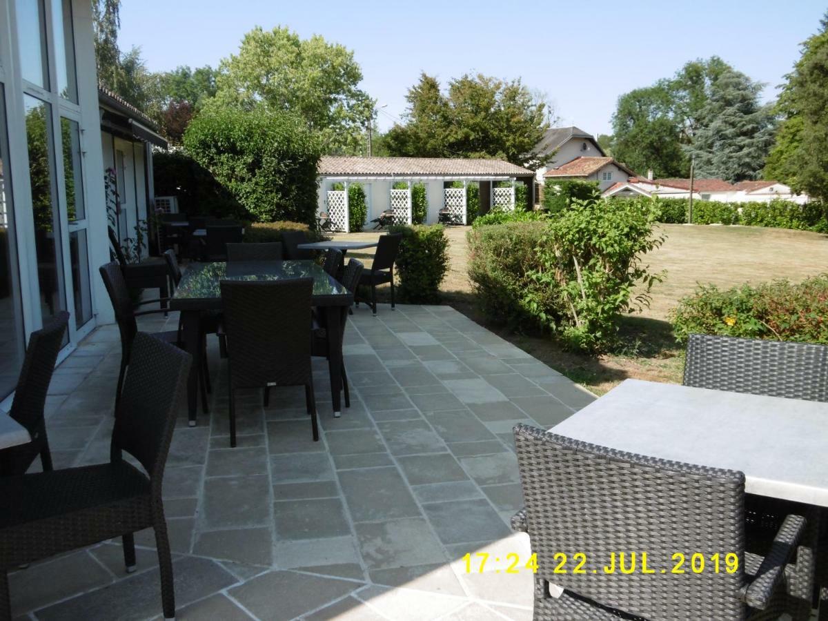 Logis Hotel Val De Vienne Le Vigeant Экстерьер фото
